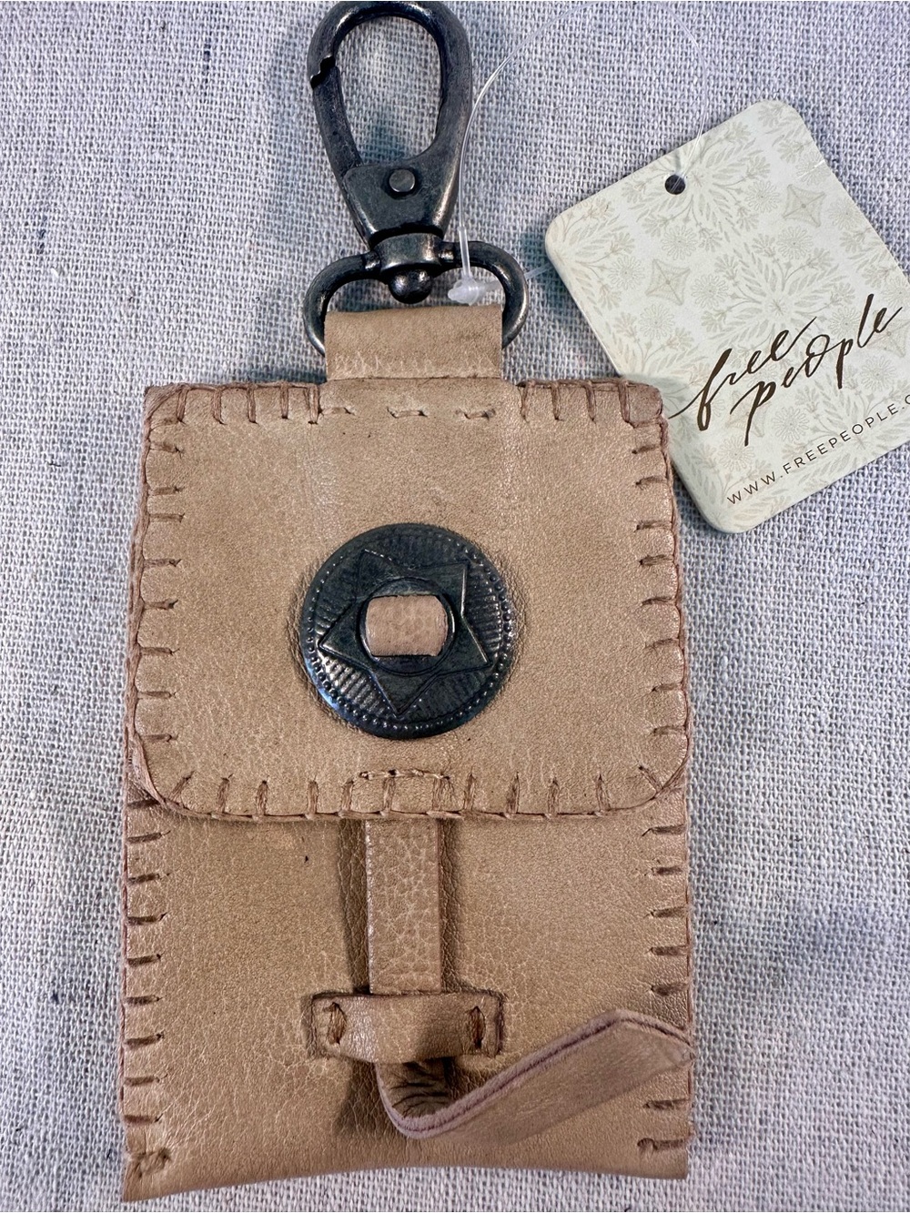 Free People Leather Whipstitch Card Holder Keychain NWT Neutral - Picture 3 of 3